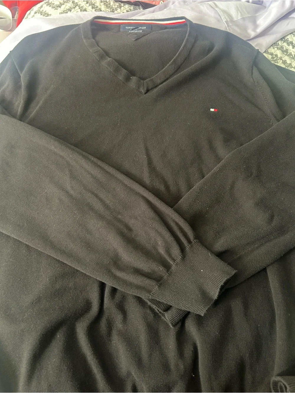 Tommy Hilfiger Men's Black V-Neck Sweater